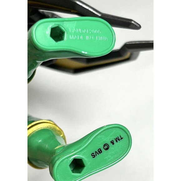 Green Power Ranger Action Figure Mystic Force Crystal 2005 BANDAI 5.5" - Picture 9 of 9